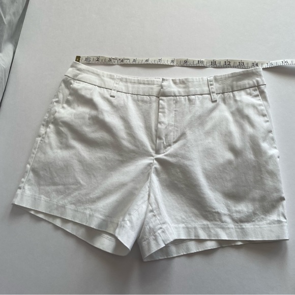 Venus White 4 Pocket Short Shorts Sz 4 - Picture 6 of 8